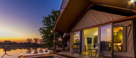 Luxury Tent | Private spa tub