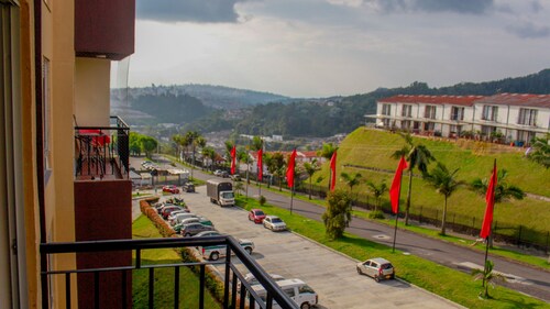 APARTAMENTO CENTRAL MODERNO CON HERMOSA VISTA