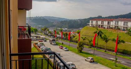 APARTAMENTO CENTRAL MODERNO CON HERMOSA VISTA