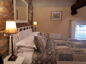 Phòng đôi Elite | Bộ đồ giường cao cấp, bàn ủi/dụng cụ ủi quần áo