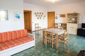 TV - M251 - Marcelli, three-room apartment with garden 100m from the sea (Marcelli)