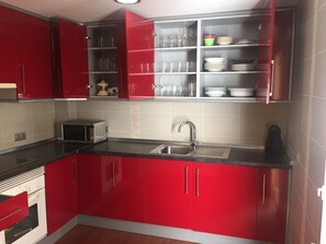 Kühlschrank, Ofen, Geschirrspüler