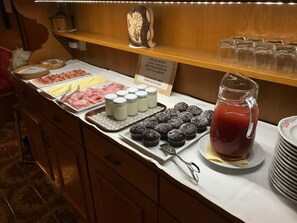 Petit déjeuner buffet compris tous les jours