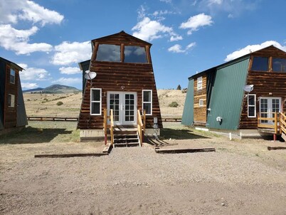 Cowboy's Delight Cabin 1 - 2 bedrooms in Creede, Colorado