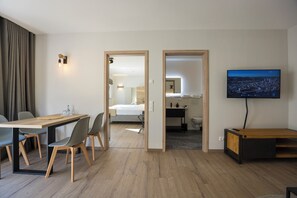 Classic Apartment | Hypo-allergenic bedding, in-room safe, desk, free WiFi - Die Krone am Fluss - Landhotel Sindringen (Forchtenberg)