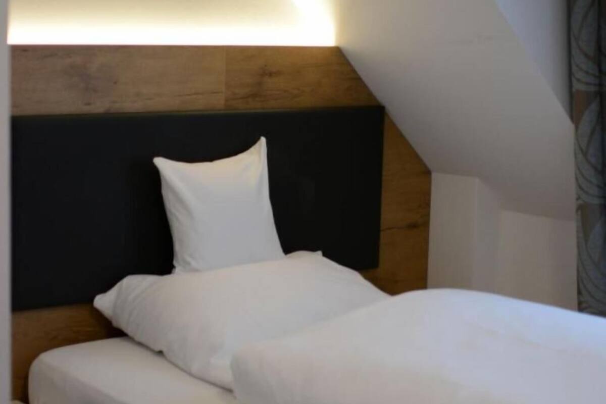1 bedroom, hypo-allergenic bedding, in-room safe, desk