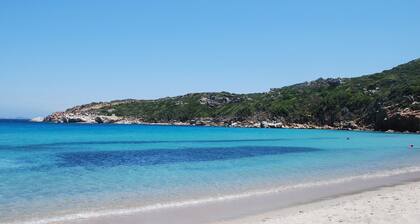 Casa de pueblo amueblada con gusto y calidad.