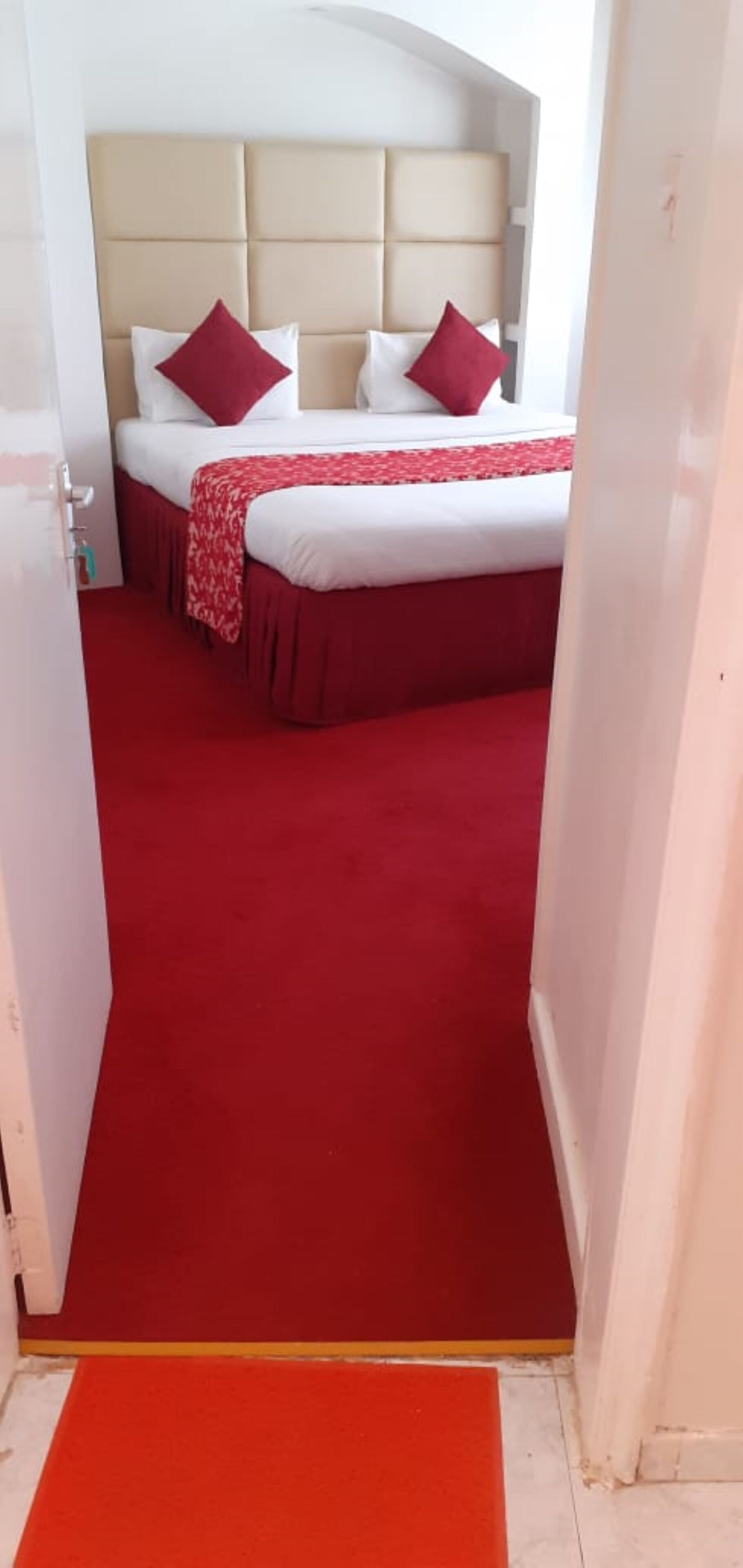 Desk, bed sheets