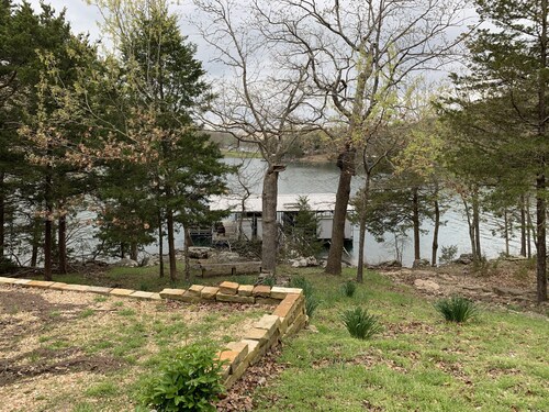 SECLUDED BEAVER LAKE WATERFRONT with Private swim dock ~ Lakehouse sleeps 14 