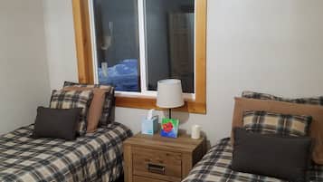 2 bedrooms, WiFi, bed sheets