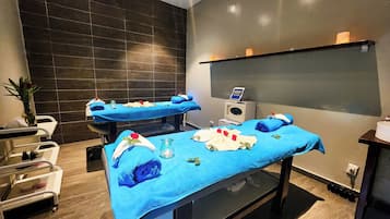 Couples treatment rooms, body treatments, hydrotherapy, aromatherapy