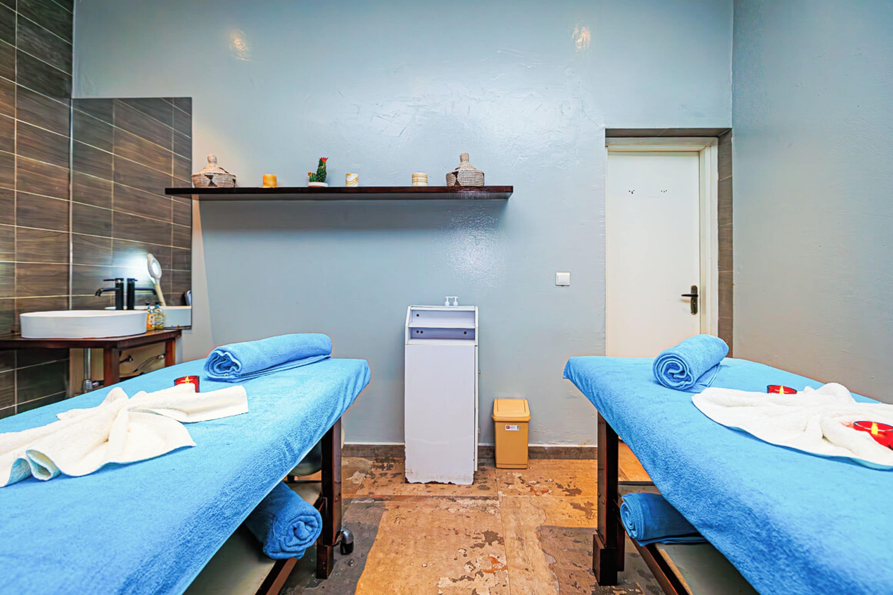 雙人療程室、身體療程、水療、芳香療法、熱石按摩、瑞典式按摩