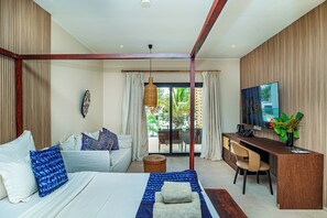 Premium Room, Pool View | Egyptian cotton sheets, premium bedding, minibar, in-room safe