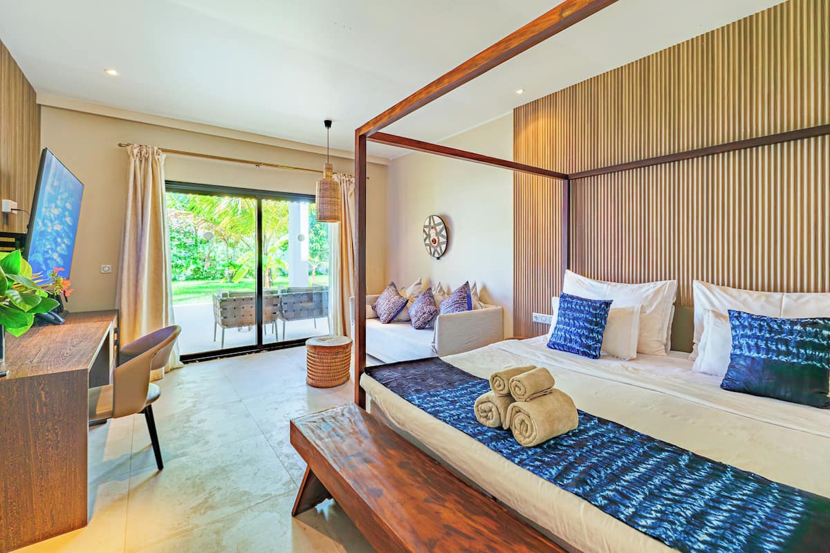 Premium Room, Garden View | 1 bedroom, Egyptian cotton sheets, premium bedding, minibar