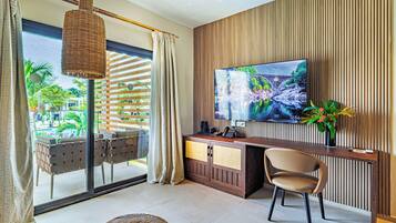 Premium Room, Pool View | Egyptian cotton sheets, premium bedding, minibar, in-room safe