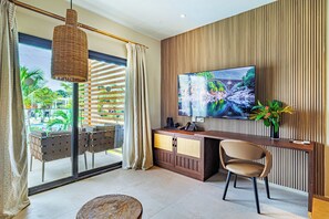Premium Room, Pool View | Egyptian cotton sheets, premium bedding, minibar, in-room safe
