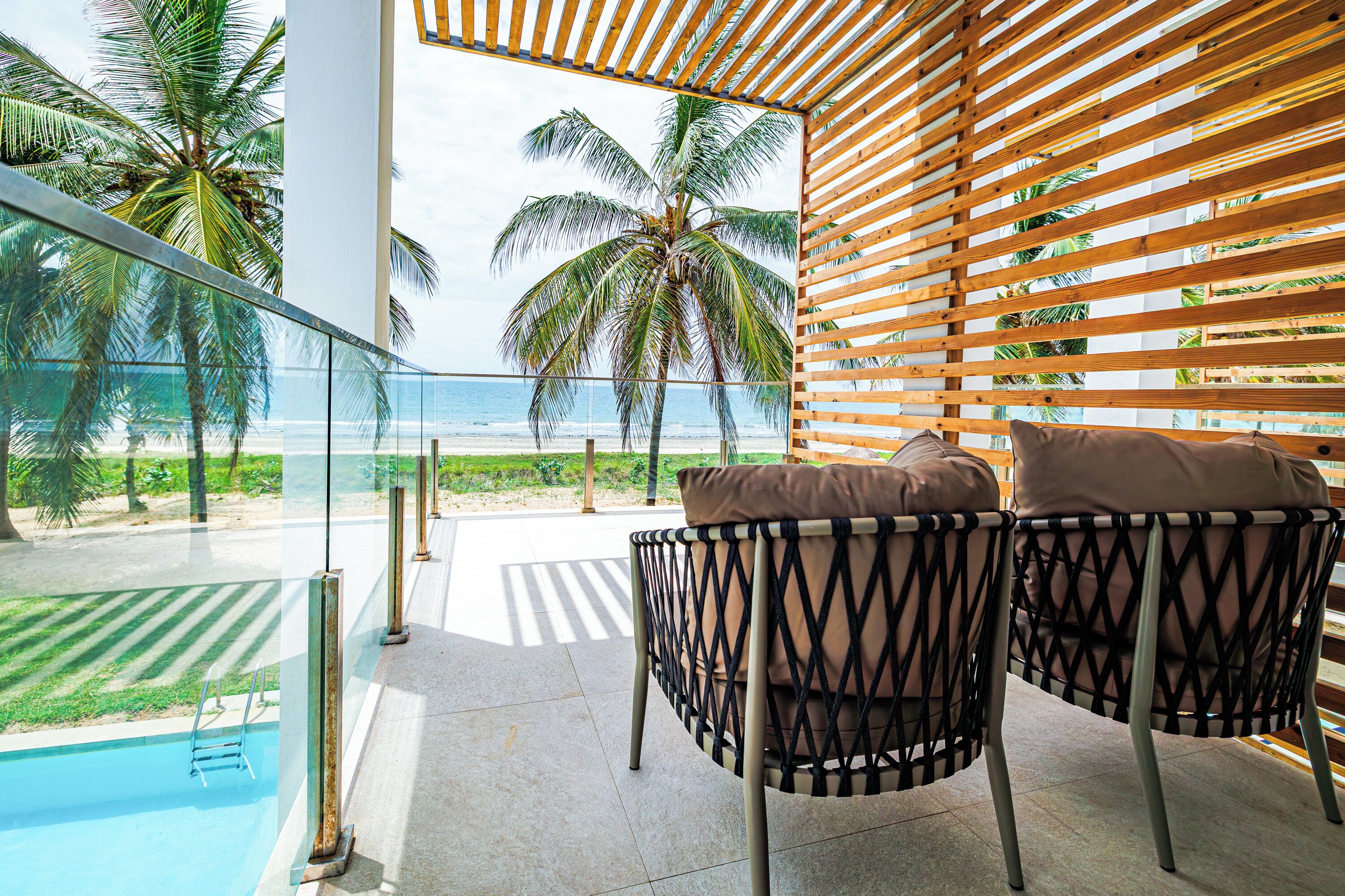Private beach, free beach cabanas, sun-loungers, beach umbrellas