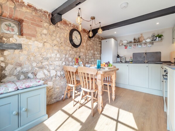 High chair - Rose Cottage - UKC4238 (Great Snoring, near Fakenham)