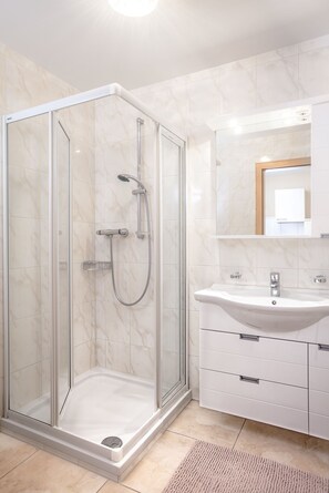 Ganifer | Bathroom | Towels - AlpinAppartements Stöckl (Gaschurn)