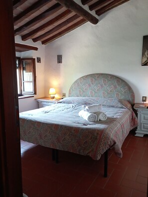 2 soverom, strykejern/-brett, reiseseng for barn og wi-fi (inkludert)