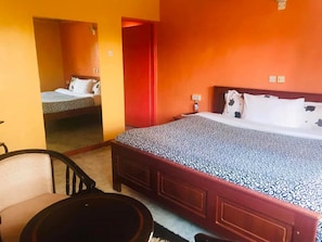 Double Room | Desk, free WiFi, bed sheets - Watercrest Gardens (Eldoret)