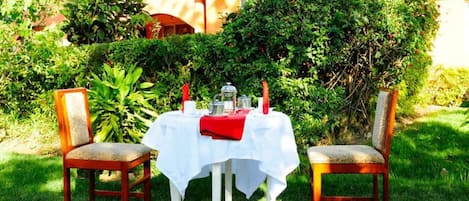 Breakfast, lunch, dinner served; local cuisine