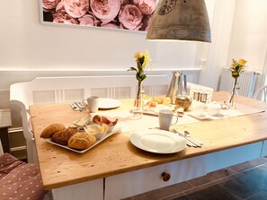 Suíte (White) | Opções para refeição no quarto