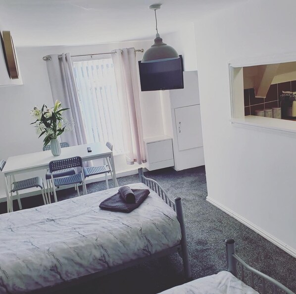 Living area - Anfield Apartments (Liverpool)