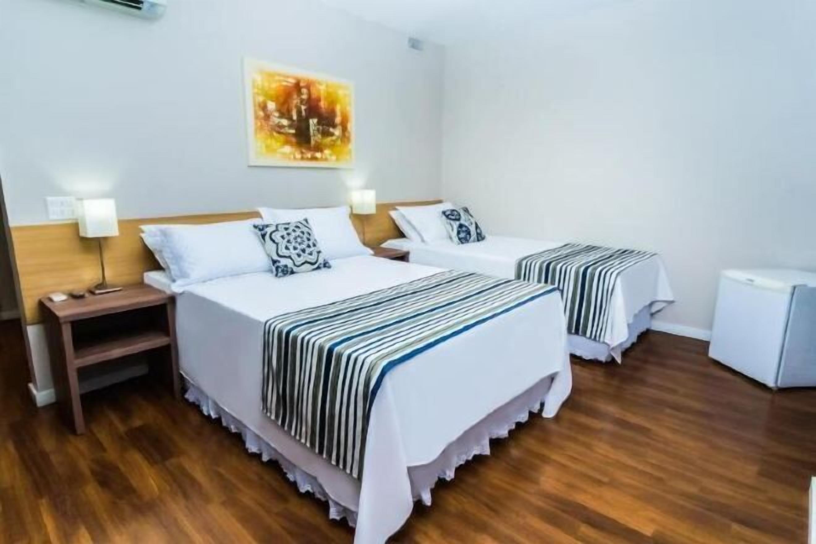 Desk, soundproofing, free WiFi, bed sheets