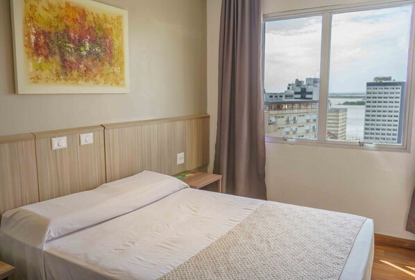 Standard Casal | Desk, soundproofing, free WiFi, bed sheets