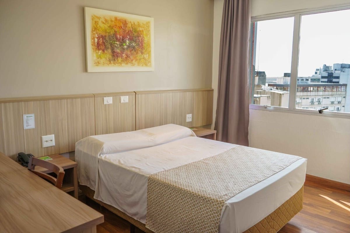 Standard Casal | Desk, soundproofing, free WiFi, bed sheets