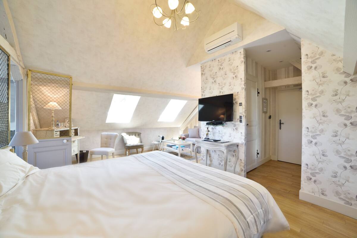 Doppelzimmer (Suite la belle inconnue) | Hochwertige Bettwaren, Zimmersafe, individuell dekoriert