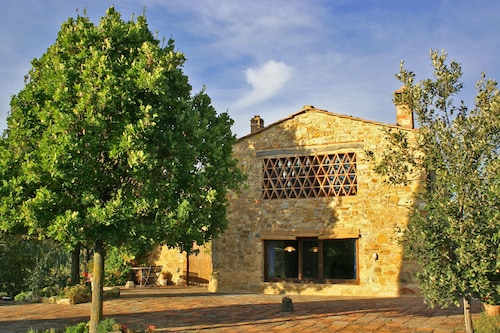 House in a typical village in the heart of Chianti