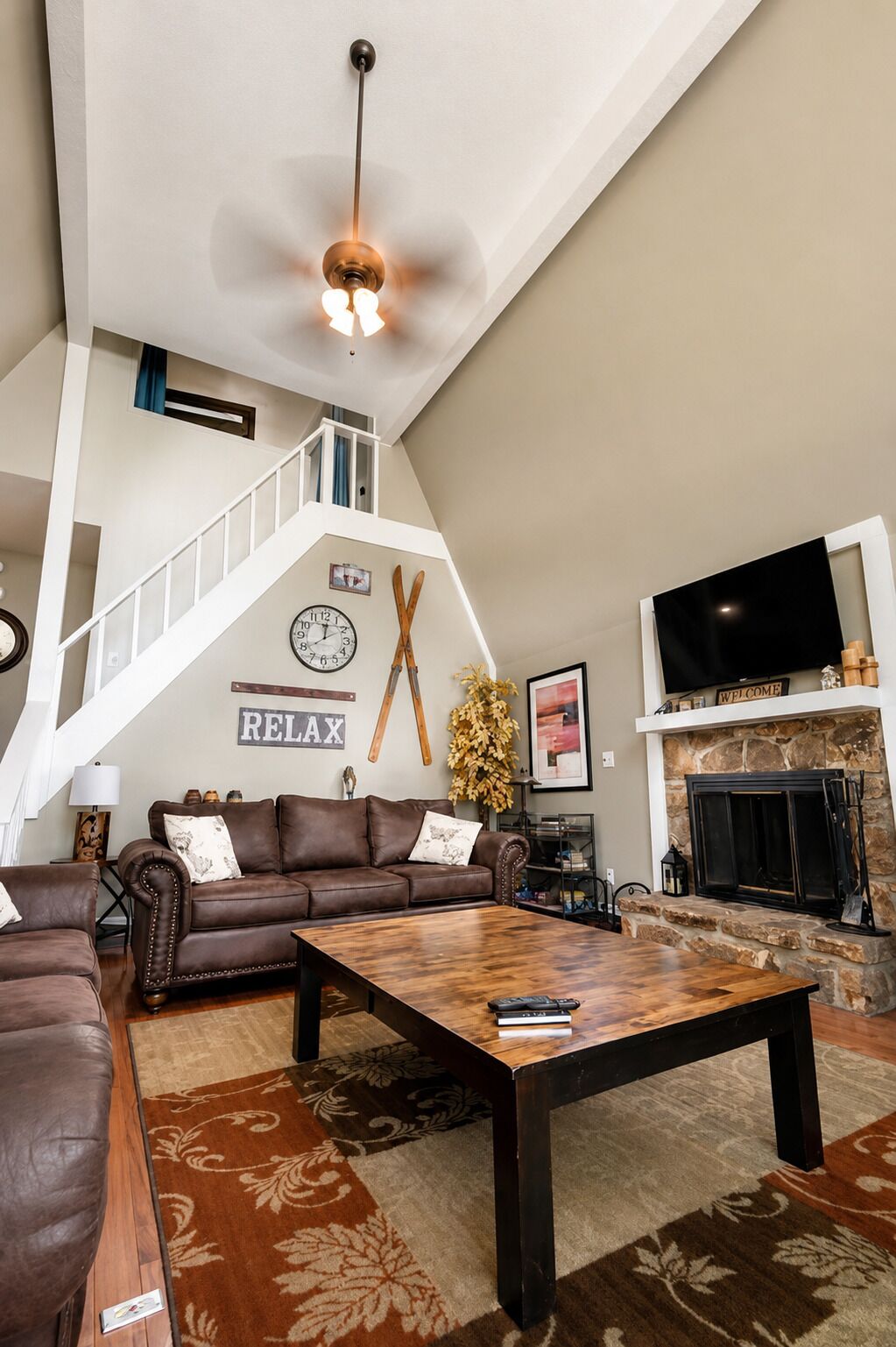 TV, fireplace, stereo
