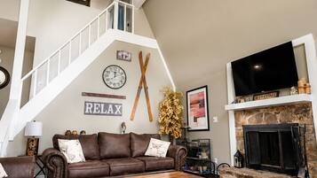 TV, fireplace, stereo
