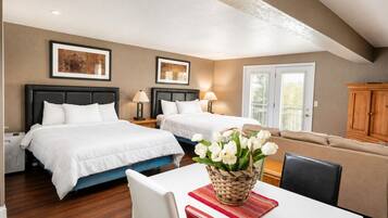 4 bedrooms, iron/ironing board, WiFi, bed sheets