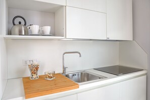 Appartamento, 2 camere da letto, balcone | Cucina privata | Frigorifero con congelatore, microonde, piano cottura