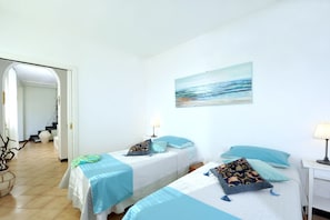 Villa, 3 Schlafzimmer, Terrasse, Meerblick | 3 Schlafzimmer, Bügeleisen/Bügelbrett, Babybetten, kostenloses WLAN
