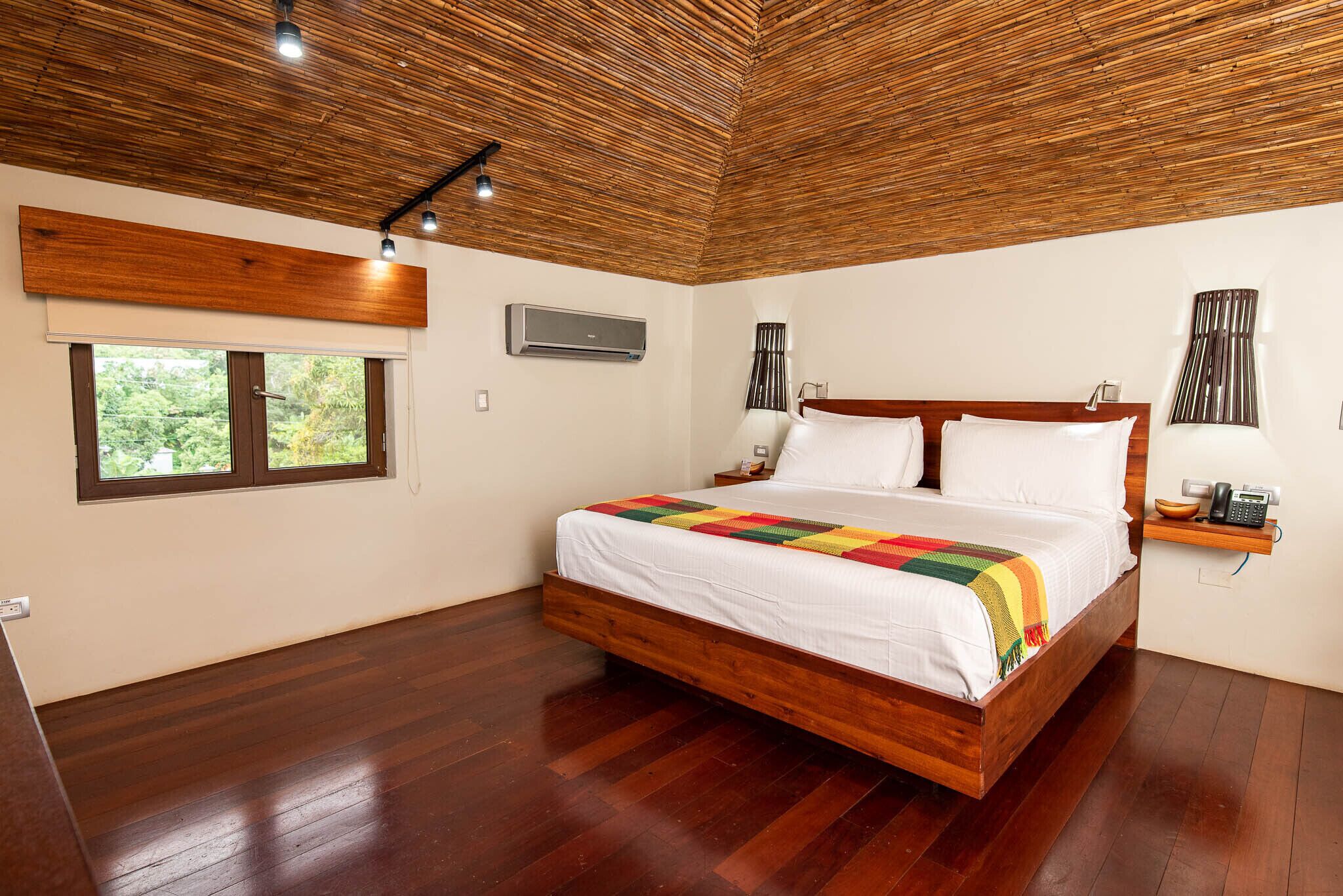4 Schlafzimmer, Bügeleisen/Bügelbrett, kostenloses WLAN