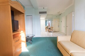 Apartment (1 Bedroom) | 1 bedroom, individually decorated, iron/ironing board, free WiFi