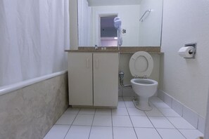 Apartment (1 Bedroom) | Bathroom