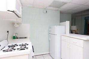 Apartment (1 Bedroom) | Private kitchen