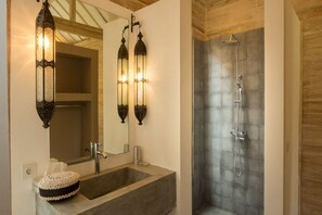 Hair dryer, towels - Imagine Your Family Renting a Luxury Holiday Villa Close to Kerobokan’s Main Attractions (Bali)