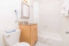 Apartment (1 Bedroom) | Bathroom