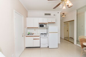 Apartment (1 Bedroom) | Private kitchen
