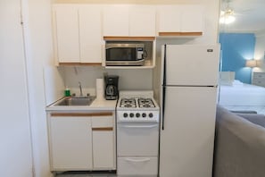 Apartment (1 Bedroom) | Private kitchen