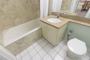 Apartment (1 Bedroom) | Bathroom