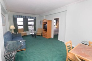 Apartamento (1 Bedroom) | Sala de estar | Televisión de pantalla plana de 12 cm con canales por cable