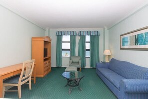 Apartment (1 Bedroom) | Living room | TV - 635 Ocean View Hollywood (Hollywood)