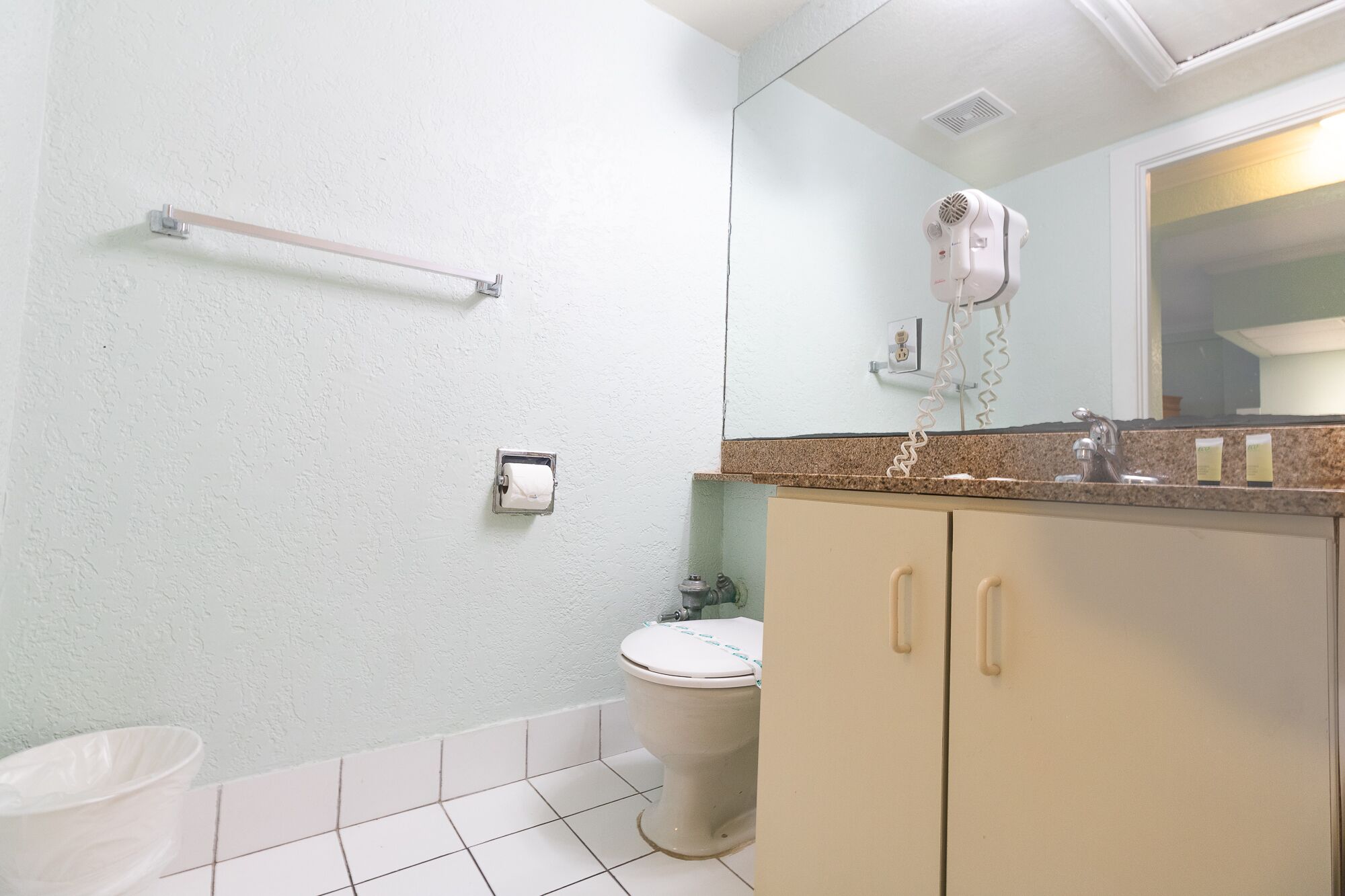 Apartment (1 Bedroom) | Bathroom